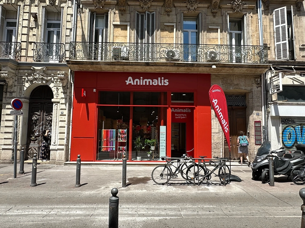 Campagne de rénovation des magasins Animalis. En cours